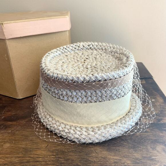 Vintage Union Made Woven Straw brimmed hat Mesh Ribbon detail original hat box‎ main image 10